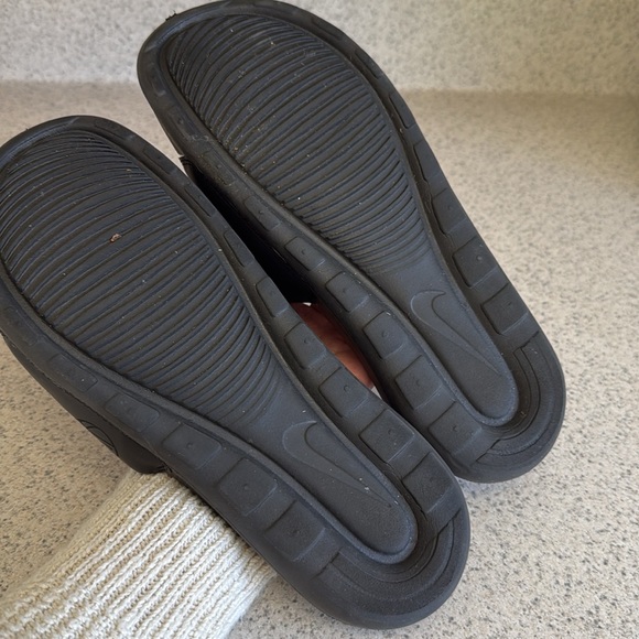 Nike slides - Picture 3 of 4